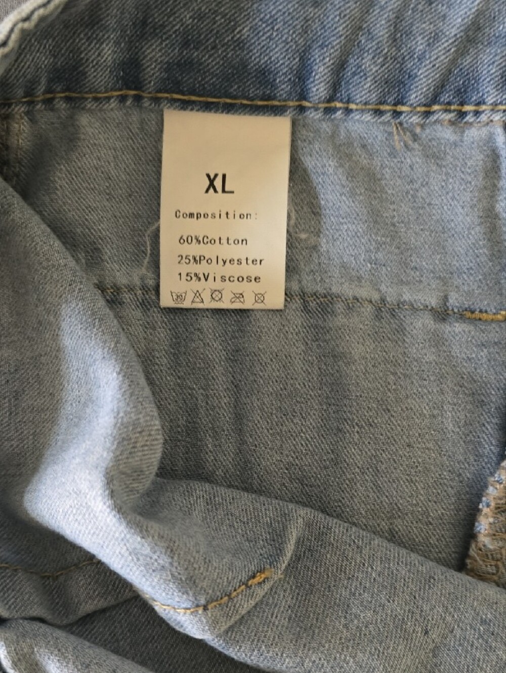 Women's Pleated Front Pocket Wide Leg Jeans - Picture 6 of 8